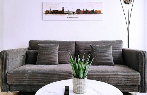 Hamm Apartment | LIVATION Hamm 1: Netflix - Design - Kitchen