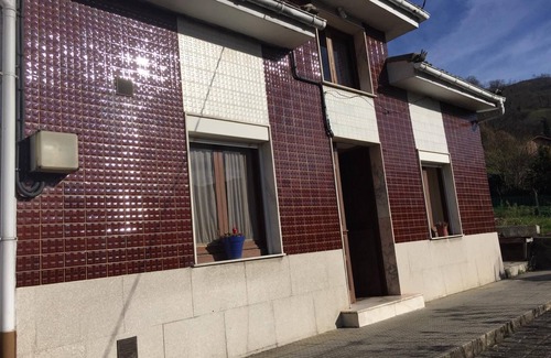 Salas Municipality House | Live Asturias in a village house, typical attic