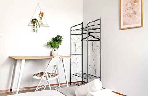 Belmore House | Live in Comfort - Ensuite Double Room in the Heart of Belmore