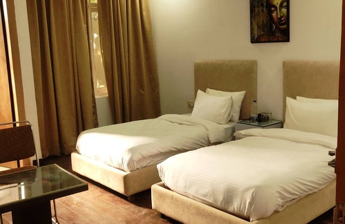 DLF City Hotel | Live Inn Hotel sector 45