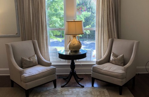 Oxford House | Live like a Local! Walk to the Square or the Grove! 💙❤️💙