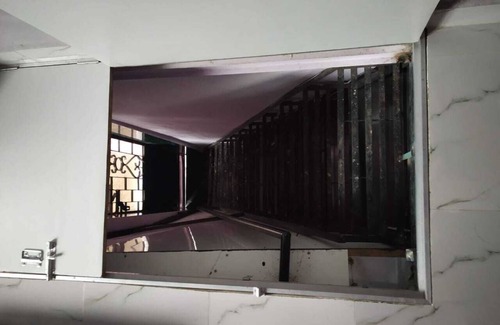 Mumbai House | Live like a Mumbaikar (by Alien Door)