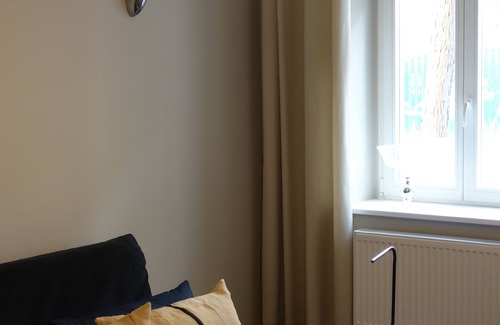 Volkmarsdorf Apartment | Live more beautifully in the monument . with comfort and WiFi . central, comfortable, spacious