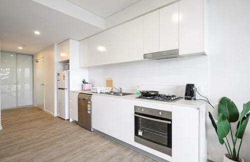 Liverpool Apartment | Liverpool 3Br APT Business Hospital Parking 8ppl