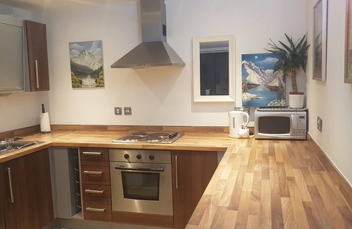 Liverpool City Centre Apartment | Liverpool City Centre , Flexible Self Check-In, Balcony Views, Netflix/TV/WiFi