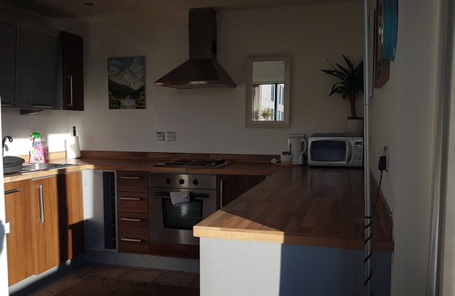 Liverpool City Centre Apartment | Liverpool City Centre , Flexible Self Check-In, Balcony Views, Netflix/TV/WiFi
