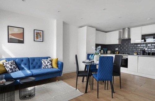 Aylesbury Apartment | Livestay Modern Two Bed Apartment in Aylesbury3