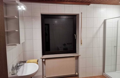 Albaching Apartment | Living & art - vacation apartment approx. 30 min. from Munich with that special something!
