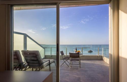 Las Palmas de Gran Canaria Apartment | Living Las Canteras Homes - FRONT-LINE BEACH