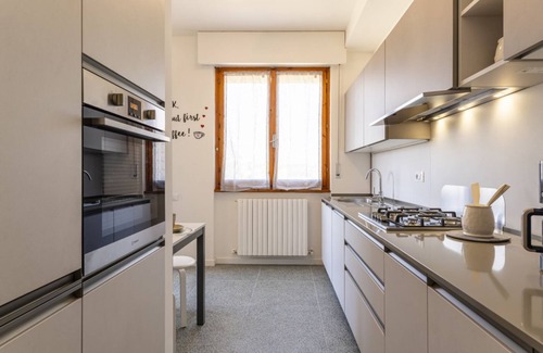 Livorno Apartment | Livorno Sea View Flat W/Balconies near the Beach!