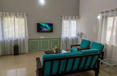 Malavli Villa | ll EMPYREAN STAY ll SUNFLOWER VILLA ll 3BHK ll AC ll PVT POOL ll FREE WIFI ll