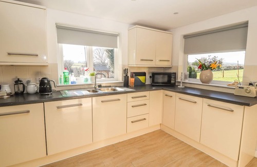 Rhyd-y-foel Cottage | LLECHA, family friendly, with open fire in Colwyn Bay