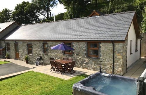 Glandyfi House | Llety'r Graig - Two Bedroom House, Sleeps 6