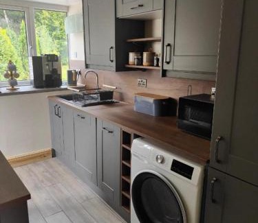 Beddgelert House | Llew Accommodation - The Townhouse