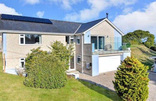 Llanbedrog House | Llwyn Y Maen in the beautiful Pwllheli