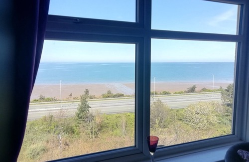 Penmaenmawr Cottage | LLYS MADOC, THE TOP FLAT, character holiday cottage in Penmaenmawr