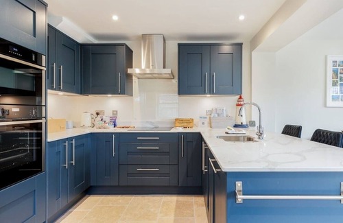 Poole Apartment | Lobster Cottage - Stone's Throw from Poole Quay