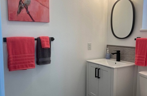 Leavenworth Apartment | Located-Icicle Road, close to hiking/town. Quiet location and great views.