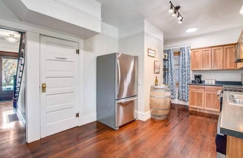 McMinnville House | Located in Downtown Mac | Dog Friendly | Firepit
