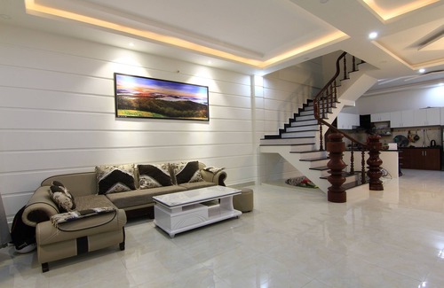 Phuong 10 Villa | Located In Nice Places Of Dalat City With Range Of Mountains,evergreen Forest