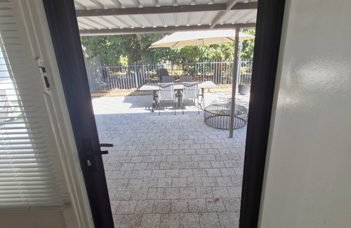 Rivervale House | Located in the Heart of Lathlain are cosy 3 bedrooms 1 bath suburban house