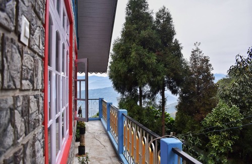Darjeeling Other | Located in the heart of Darjeeling surrounded by greenery.