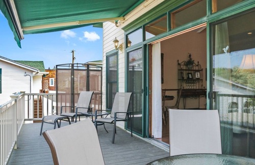 Saugatuck House | Located in the heart of downtown Saugatuck, Tootsie's Place offers spectacular