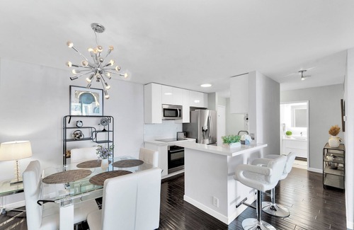 Beverly Grove Condo | Located in West Hollywood . Walking distance to Sunset Strip and Entertainment.