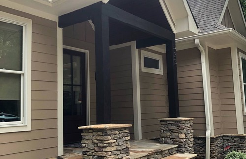 West Union House | Located on beautiful Lake Keowee
