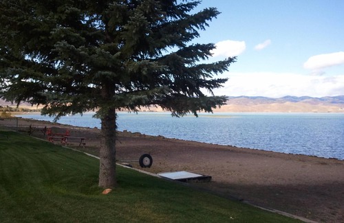 Laketown House | Located on the South Beach of beautiful Bear Lake, Utah