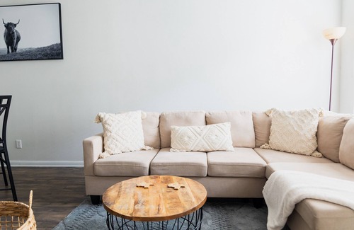 Riverside Terrace Apartment | Located right by the worlds largest medical center!