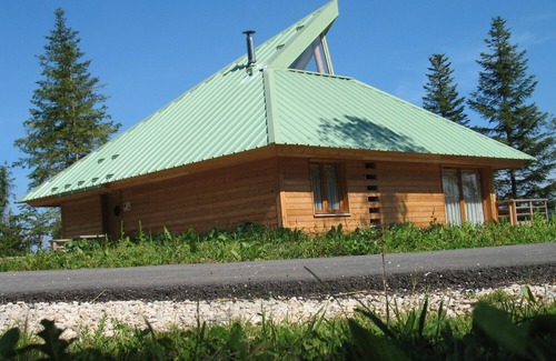 Prenovel Ski Chalet | Location chalet bois Les Loges du Jura