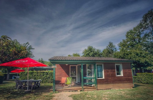 Coly Ski Chalet | Location Chalet en Bois Village Vacance Calme