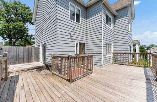 Niagara County House | Location! Close to Falls! 6-bedroom house in Niagara Falls