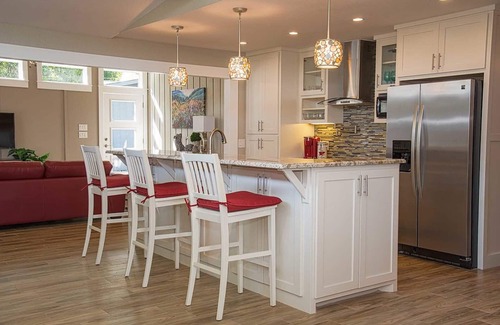 Fredericksburg House | Location, Location! Only 2 Blocks to Downtown Main Street! New! Hot Tub!