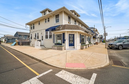 Beach Haven Condo | Location ! Location ! Location! Comfy Condo In Center Of Beach Haven!