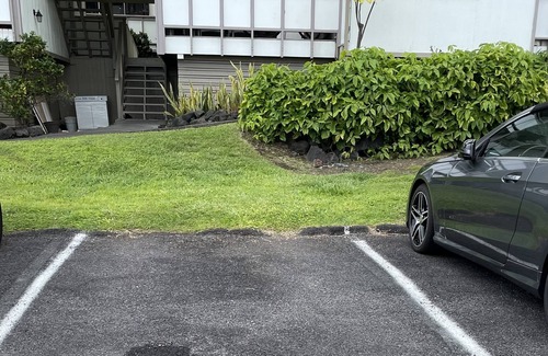 Historic Kailua Village Condo | Location! Location! Location! Walk to beach and downtown Kailua-Kona