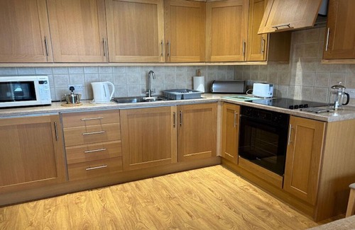 Ore Apartment | Location Location! Spacious 2 Bed Apt Hastings - Country & Sea Views