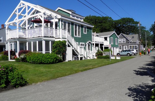 Kennebunkport Condo | LOCATION! LOCATION! 3 Bedroom Cottage Directly Across from Beach-6 bed potential