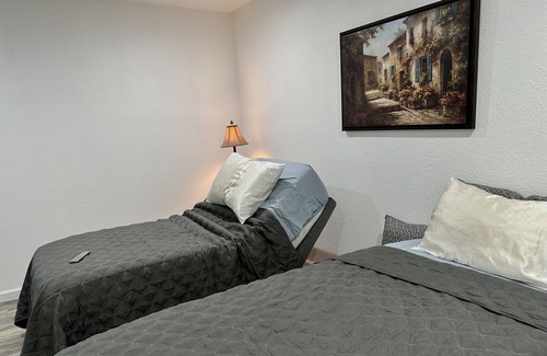 Sun City West House | LOCATION, PRIVATE POOL, FAMILY OWNED AND OPERATED