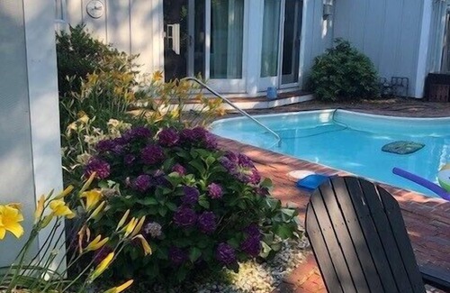 Barnstable County Apartment | Location - Walk to Beach - Pool Access - Waterviews