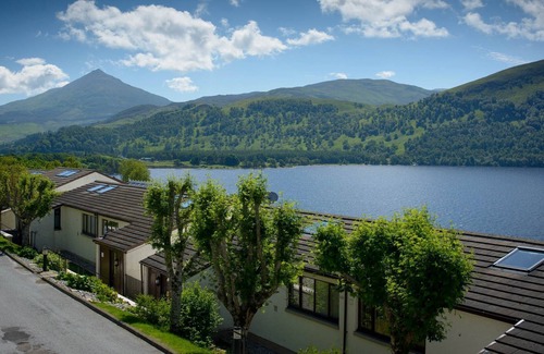 Kinloch Rannoch Cottage | Loch Rannoch Highland Lodge (2) - Retreat Group
