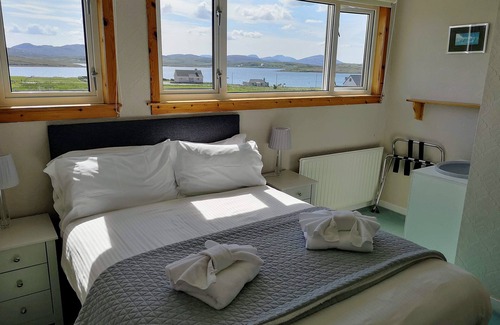 Isle of Lewis Bed & Breakfast | Loch Roag Guest House & Eshcol Guest House