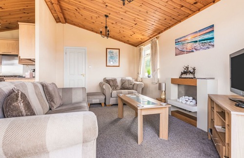 Kinross House | Loch Side Lodge 5 by Interhome