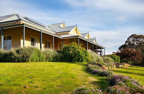 Glenlyon House | Loddon Retreat- picturesque country escape