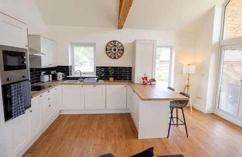 Aubourn Cottage | LODGE 12, pet friendly, character holiday cottage in South Hykeham