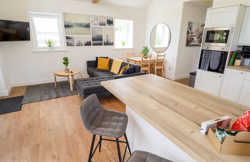 Aubourn Cottage | LODGE 12, pet friendly, character holiday cottage in South Hykeham