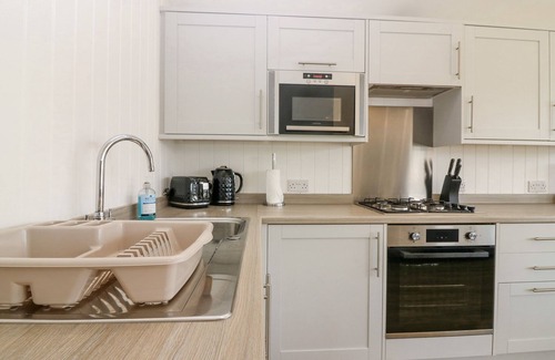 Errol Cottage | LODGE 17 - RANNOCH (FAMILY), family friendly, with hot tub in Errol