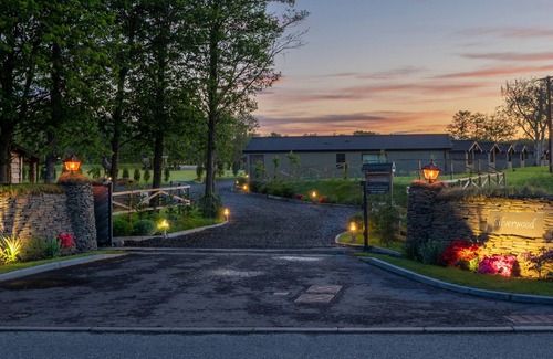 Errol Cottage | LODGE 5 - KINFAUNSE, romantic, character holiday cottage in Errol