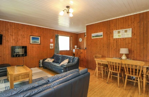 Lamlash Cottage | LODGE 6 - "ALDER", family friendly in Lamlash, Isle Of Arran